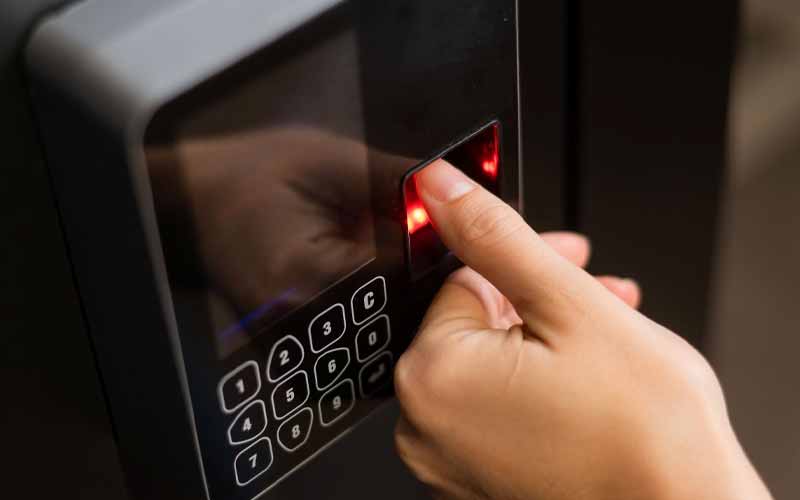 فرآیند شناسایی اثرانگشت در دستگاه های حضور و غیاب